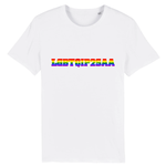 T-shirt LGBT de la marque PrideAvenue avec le slogan et en impression sur le devant : LGBTQIP2SAA ! aux couleurs arc en ciel pour etre plus visible lors des marches des firtés ! le vêtement est de couleur Blanc