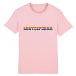 T-shirt LGBT au style urbain de la marque PrideAvenue avec le slogan et en impression sur le devant : LGBTQIP2SAA ! aux couleurs arc en ciel pour etre plus visible lors des marches des firtés ! le vêtement est de couleur Rose