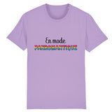 T-shirt LGBT de PrideAvenue au style urbain et cool ! il est imprimé le slogan : En Mode Panromantique ! il est de couleur Lavande