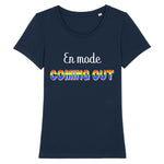 Le t-shirt de PrideAvenue parfait pour ceux et celles qui font leurs Coming-Out et qui veulent y ajouter du Style ! Le t-shirt à la coupe raffinée est de couleur Bleu Marine