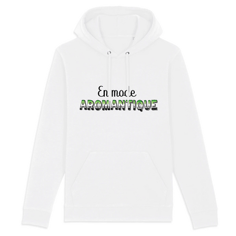 Le super sweat à capuche de PrideAvenue avec écrit sur le devant : En Mode Aromantique ! Parfait pour ceux et celles qui le sont (En mode Aromantique). Le sweat est de couleur Blanc