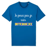 t-shirt lgbt avec écrit dessus : je peux pas je suis intersexe ! . parfait pour les fiertés et marches des fiertés. le vetement est de couleur bleu ciel