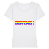 Le t-shirt a la coupe raffinée parfait pour ceux et celles qui veulent faire un Coming-Out avec style ! Chez PrideAvenue on adore vous mettre a l'honneur, c'est pourquoi ce vêtement avec écrit dessus : Devine aux couleurs LGBT est de la couleur Blanc