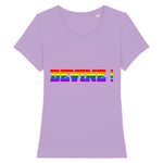 Le t-shirt a la coupe raffinée parfait pour ceux et celles qui veulent faire un Coming-Out avec style ! Chez PrideAvenue on adore vous mettre a l'honneur, c'est pourquoi ce vêtement avec écrit dessus : Devine aux couleurs LGBT est de la couleur Lavande