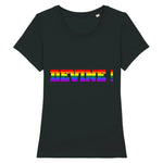 Le t-shirt a la coupe raffinée parfait pour ceux et celles qui veulent faire un Coming-Out avec style ! Chez PrideAvenue on adore vous mettre a l'honneur, c'est pourquoi ce vêtement avec écrit dessus : Devine aux couleurs LGBT est de la couleur Noir