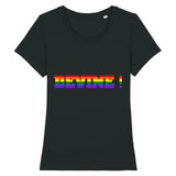 Le t-shirt a la coupe raffinée parfait pour ceux et celles qui veulent faire un Coming-Out avec style ! Chez PrideAvenue on adore vous mettre a l'honneur, c'est pourquoi ce vêtement avec écrit dessus : Devine aux couleurs LGBT est de la couleur Noir