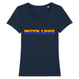 Le t-shirt de PrideAvenue à la coupe raffinée parfait pour envoyer un message d'amour ! il est imprimé de WITH LOVE aux couleurs de l'arc-en-ciel ! le T-shirt LGBTQIAP est de couleur Bleu MArine