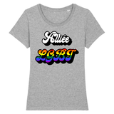  Découvrez "Le Grand Lac" de PrideAvenue.fr, un T-shirt LGBT vibrant, célébrant la diversité avec son tableau abstrait aux couleurs de l'arc-en-ciel. Symbole de paix, le grand lac s'unit à l'espoir de l'arc-en-ciel, exprimant la fierté et la tolérance envers toutes les identités. le t-shirt est de couleur gris