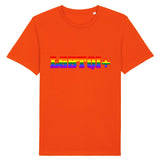 T-shirt de PrideAvenue.fr a la coupe Urbaine, il y a imprimé dessus : LGBTQI+ ! aux couleurs Arc-en-ciel sur un vêtement de la couleur Orange