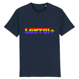 T-shirt de PrideAvenue.fr a la coupe Urbaine, il y a imprimé dessus : LGBTQI+ ! aux couleurs Arc-en-ciel sur un vêtement de la couleur Bleu Marine