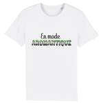 Le t-shirt de PrideAvenue au style urbain hyper délire car il y a écrit sur le devant : En Mode Aromantique ! Le T-shirt de haute qualité est de couleur Blanc