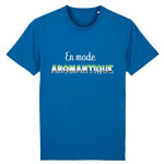 Le t-shirt de PrideAvenue au style urbain hyper délire car il y a écrit sur le devant : En Mode Aromantique ! Le T-shirt de haute qualité est de couleur Bleu