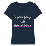 un t-shirt parfait pour les prides et plus encore ! idéal pour une silhouette raffinée, ce vêtement de la marque PrideAvenue vous ira a ravir. il y a imprimé dessus le message suivant : Je Peux Pas Je Suis ASEXUELLE avec les couleur qui correspond bien. le t-shirt est de couleur Bleu Marine