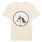 t-shirt de la marque PrideAvenue avec un rond au centre contenant une jolie licorne kawaii avec une crinière arc en ciel de couleur nude