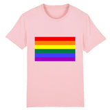 t-shirt avec un drapeau arc en ciel au centre de couleur rose