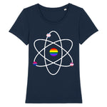 T-shirt de la marque pride avenue avec un dessin d'atome, des petits drapeaux lgbt et au centre un Rainbow flag de couleur marine