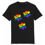 t-shirt noir avec un dessin de 3 pattes de chien aux couleurs arc-en-ciel