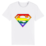 T-shirt lgbtqiap+ superman aux couleurs de l'arc-en-ciel de la marque PrideAvenue tee shirt couleur blanc