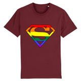 T-shirt lgbtqiap+ superman aux couleurs de l'arc-en-ciel de la marque PrideAvenue tee shirt couleur bordeaux