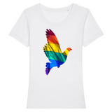 le vêtement à une belle colombe en plein millieu, celle-ci n'est pas blanche mais en couleur. De la couleur du drapeau LGBT et en 3D. le rendu est super cool. le t-shirt est de couleur blanc pure