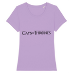 T-shirt LGBT très drôle car il y est écrit : Gays of thrones à la place de Game of thrones. le vetement à une coupe féminine et est de couleur lavande